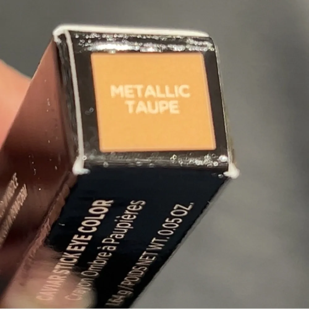 Laura Mercier Caviar Stick Eye Color in mettalic taupe #eyeshadow #makeup